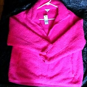 "Crown and Ivy" pull over